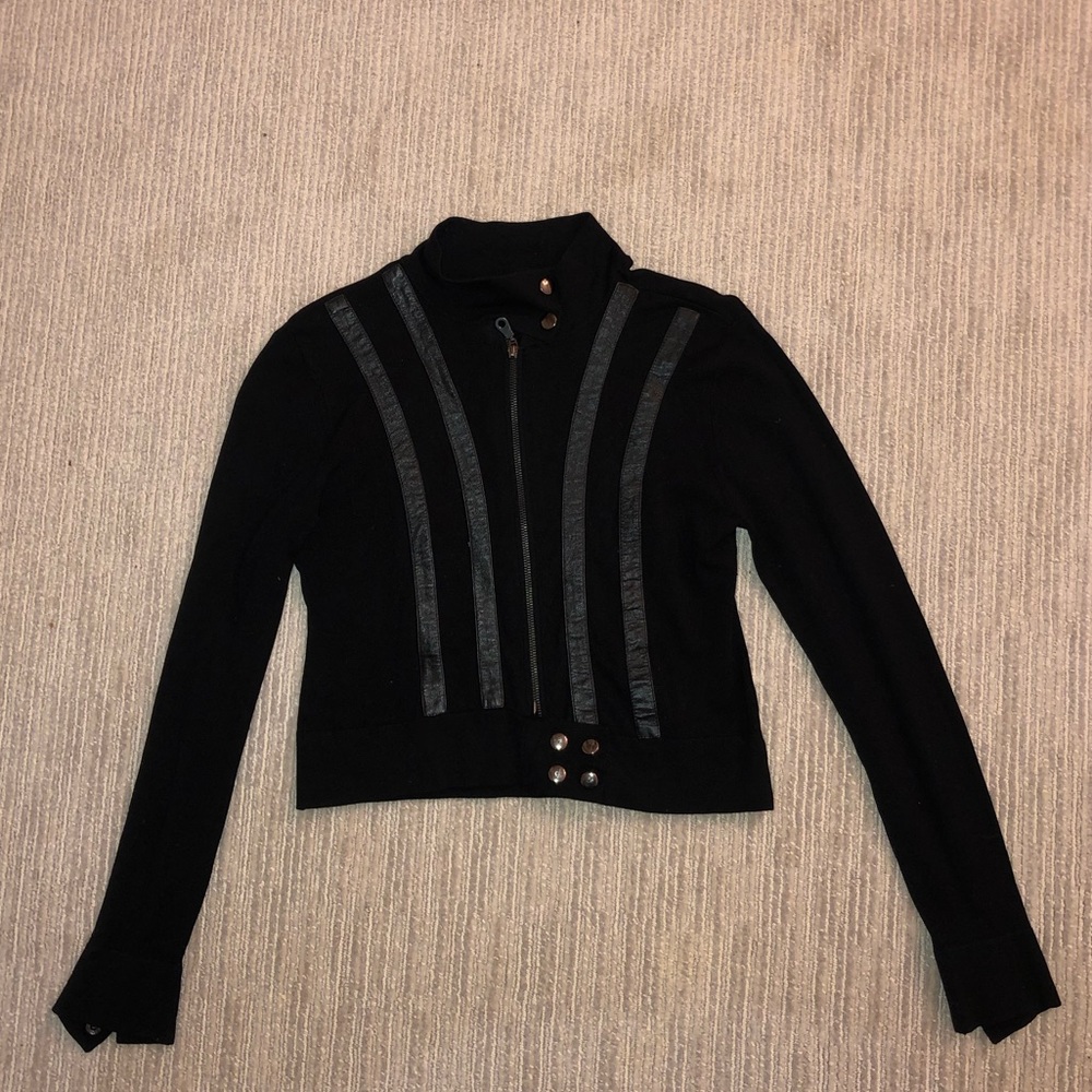 Crop jacket with leather detail